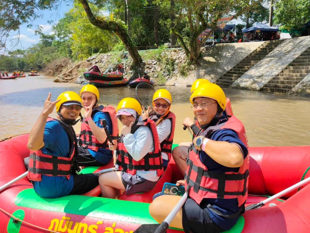 SG Capital จัดกิจกรรมจิตอาสา “ล่องแก่งเก็บขยะ ปีที่ 2” ณ น้ำตกนางรอง ร่วมดูแลสิ่งแวดล้อมหลังน้ำท่วมใหญ่